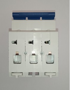 Wyłącznik bezpiecznik... 2